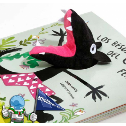 LOS BESOS DEL LOBO FEROZ. LIBRO-MARIONETA